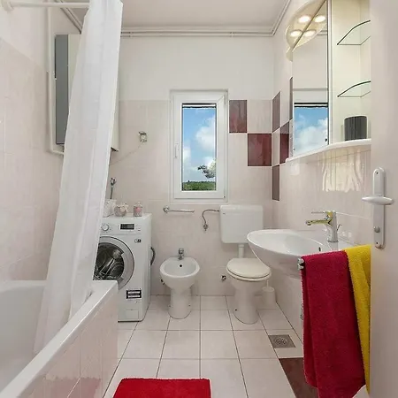 Holiday home Casa Divna Peruski