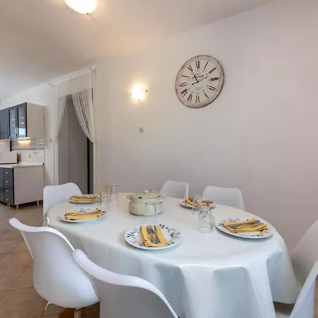 Holiday home Casa Divna *
